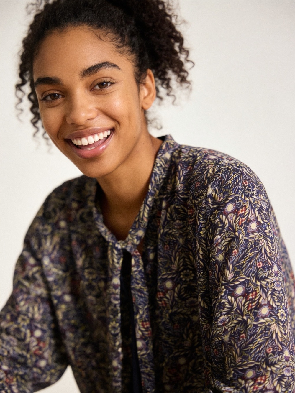 Violet & Claire Multicolor Patterned Blouse